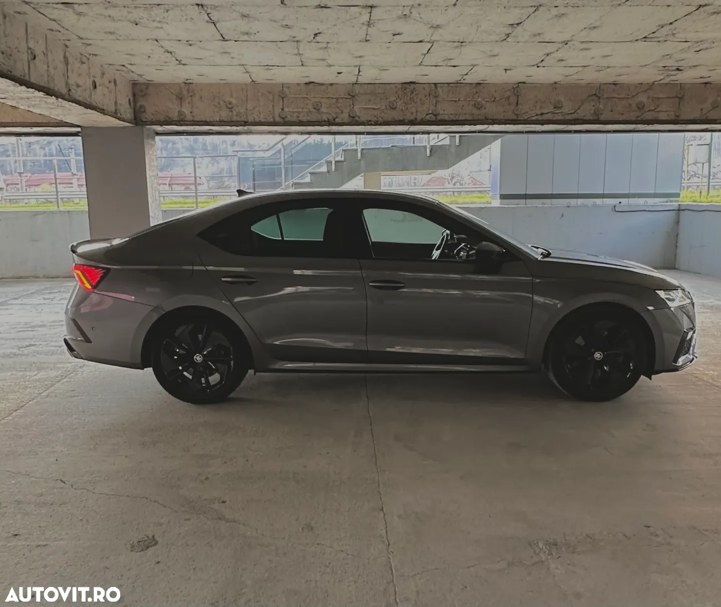Skoda Octavia 2.0 TSI DSG RS - 5