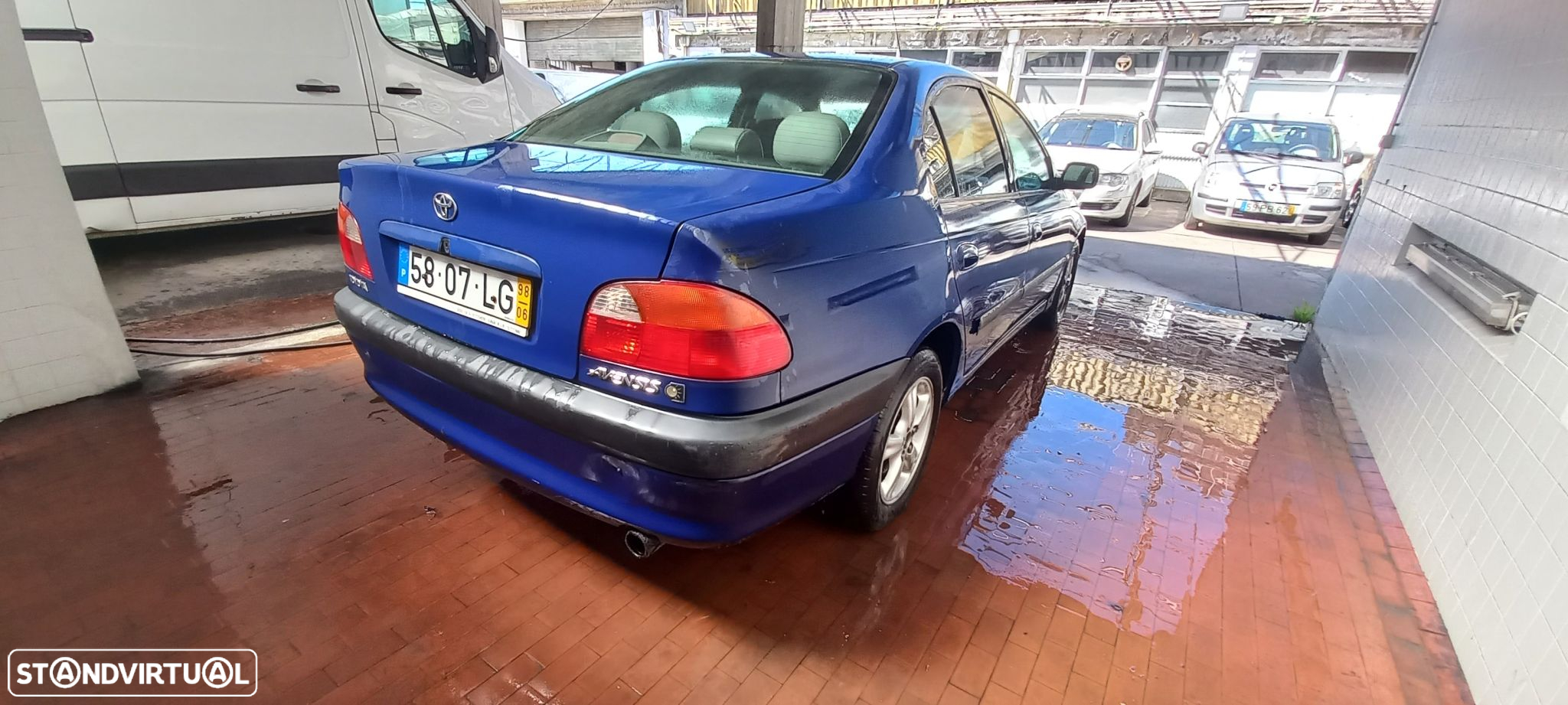 Toyota Avensis - 12