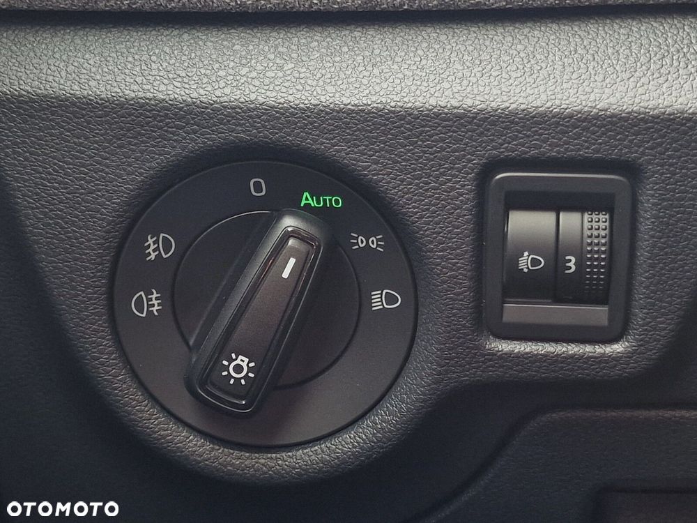 Skoda Kamiq 1.0 TSI Selection DSG - 27