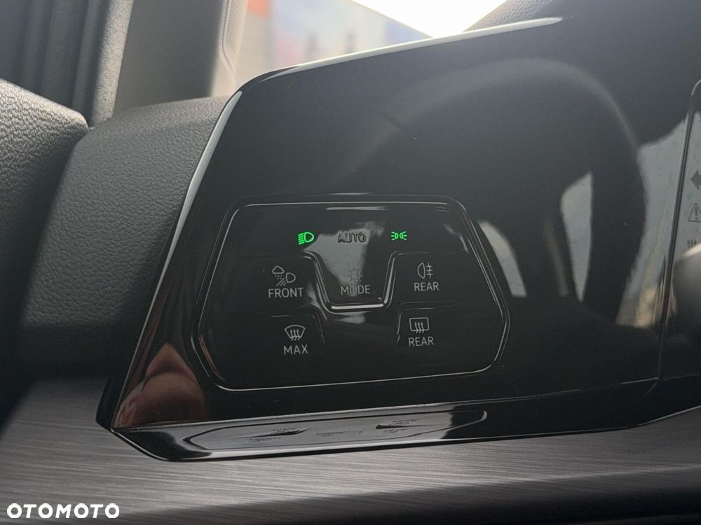 Volkswagen Golf Variant - 35