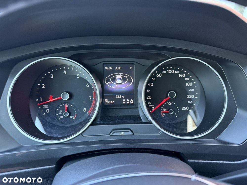 Volkswagen Tiguan - 31