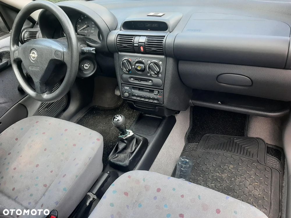 Opel Corsa - 1