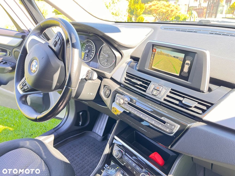 BMW Seria 2 218i - 32