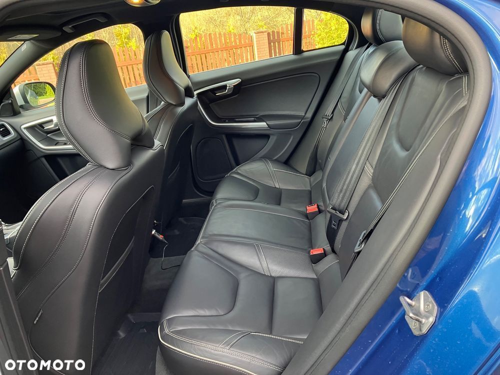 Volvo S60 T6 AWD Drive-E R-Design Momentum - 12