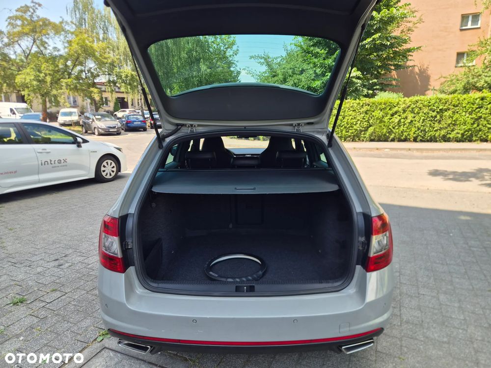 Skoda Octavia 2.0 TDI DSG RS - 6