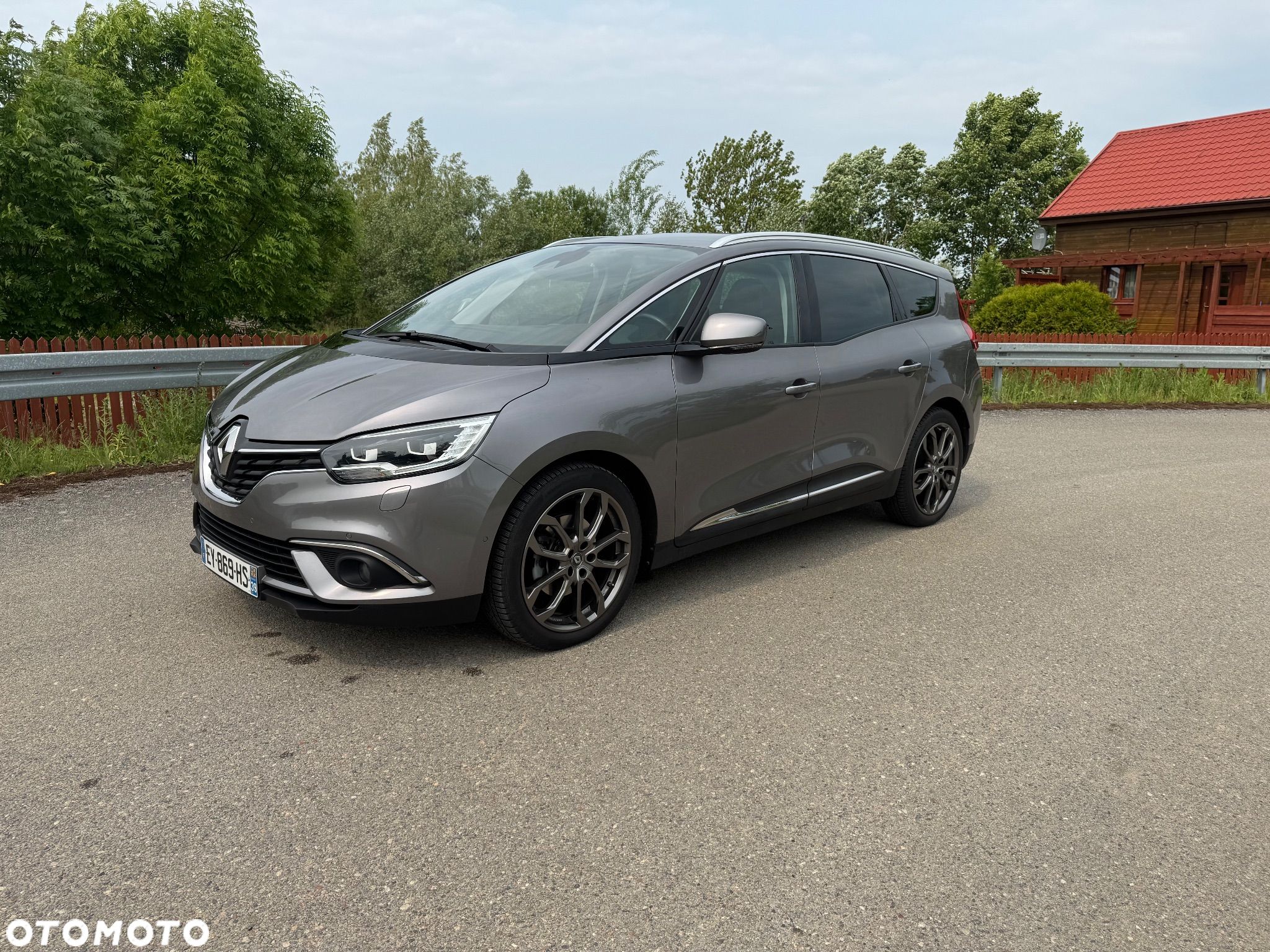 Renault Grand Scenic - 1