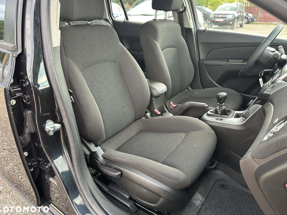 Chevrolet Cruze 1.6 LT+ - 25