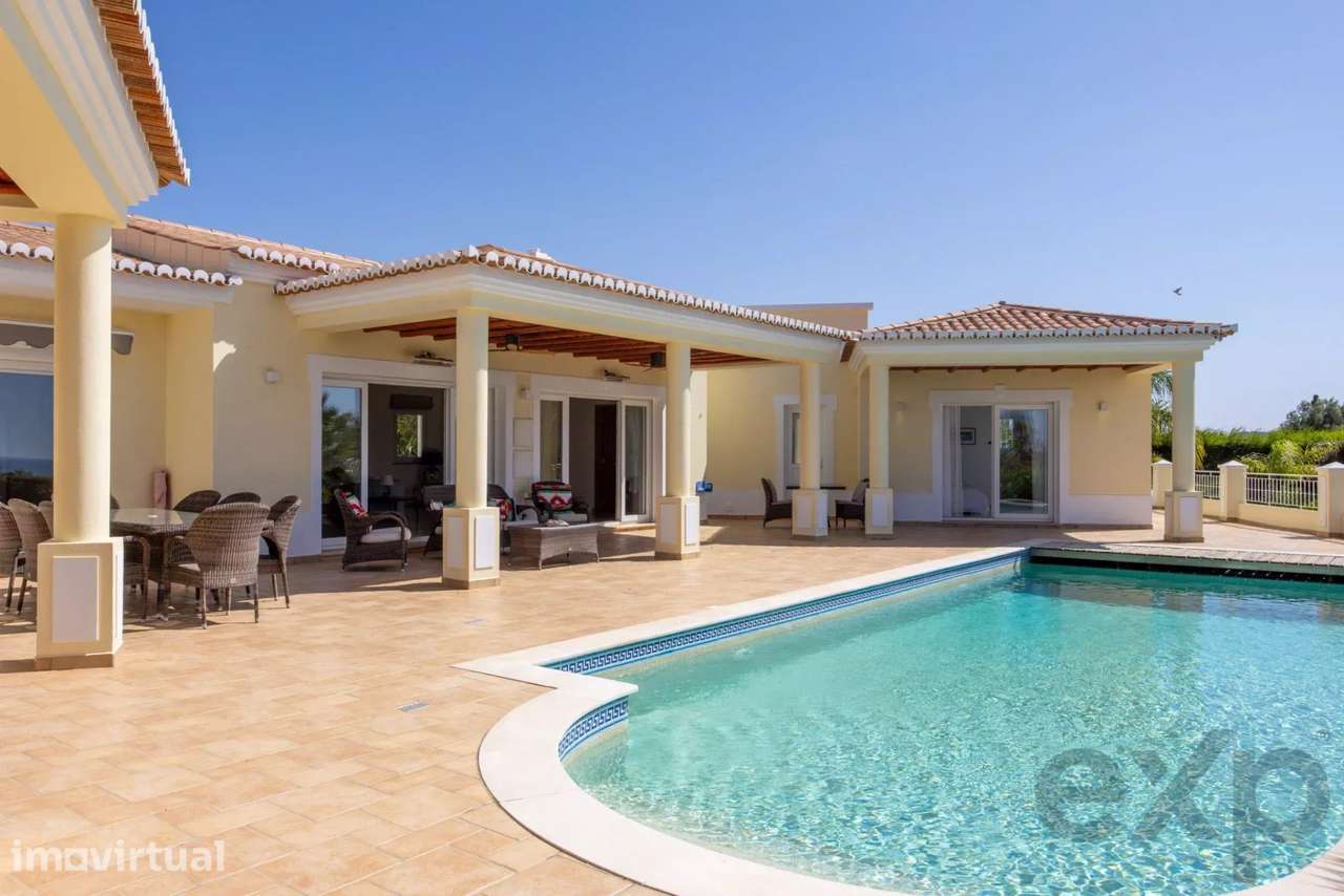 Moradia T4 com Vista Mar e Piscina de Água Salgada, Montinhos da Luz - Grande imagem: 4/51
