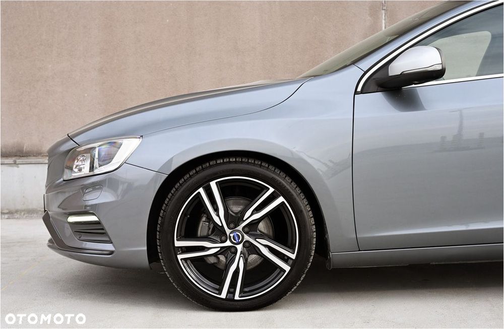 Volvo V60 D5 Geartronic RDesign - 13