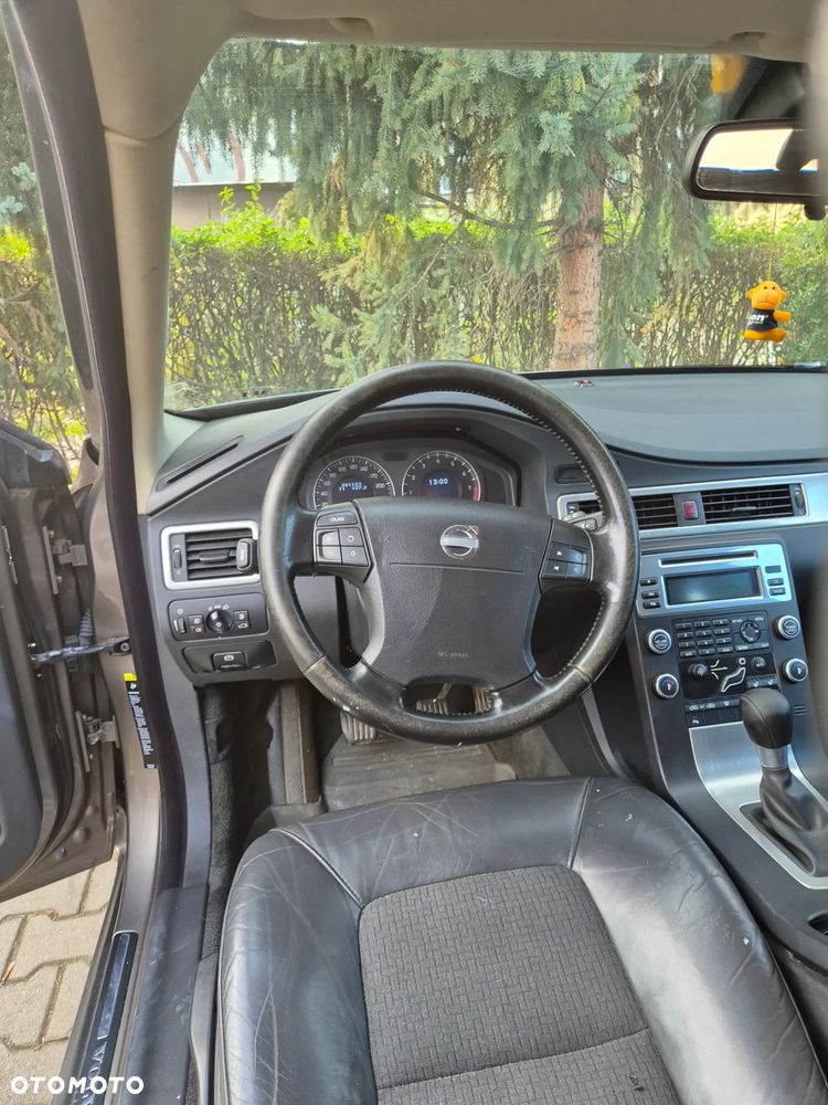 Volvo V70 2.0 Momentum - 3