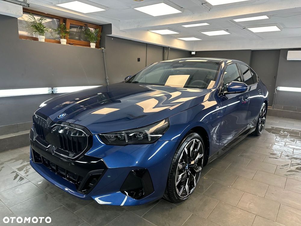 BMW Seria 5 550e xDrive PHEV M Sport - 1