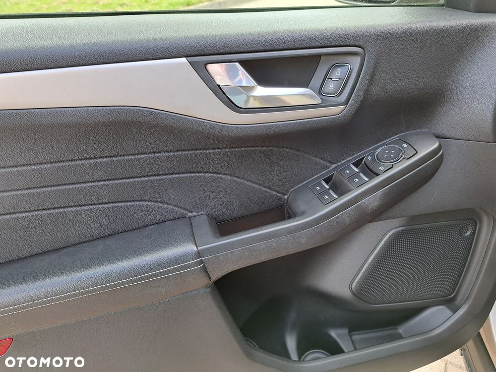 Ford Kuga - 28