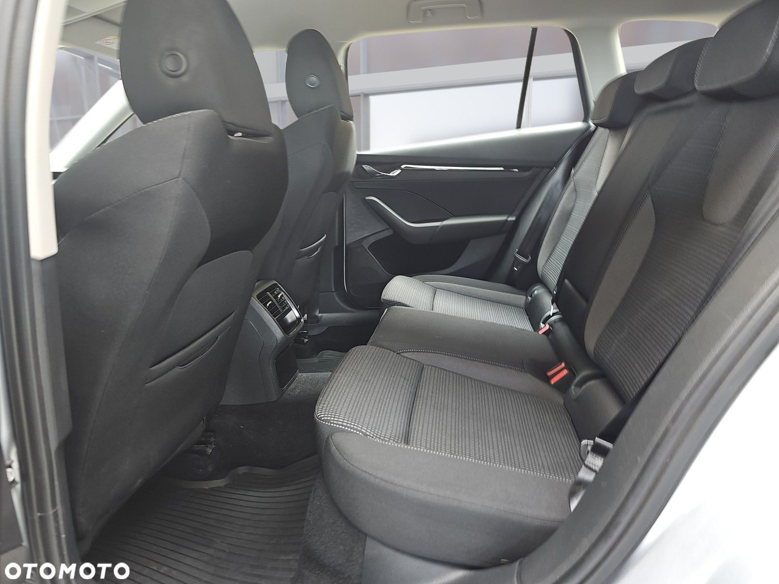 Skoda Octavia 2.0 TDI Ambition DSG - 10