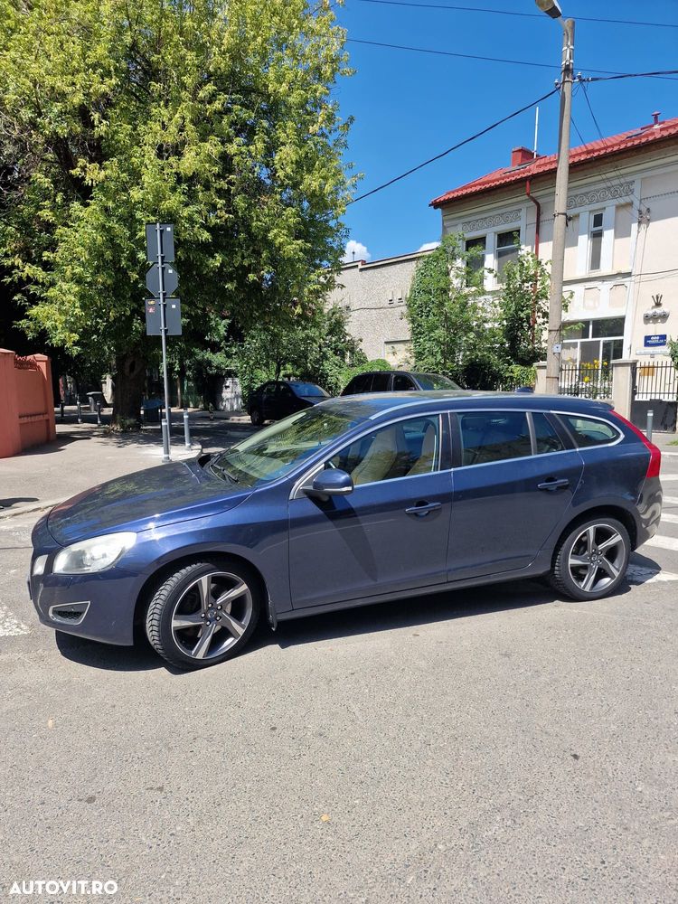 Volvo V60 D5 Momentum - 4