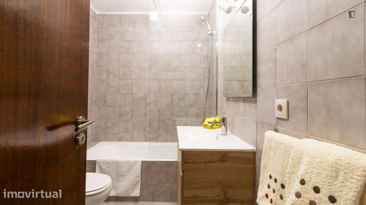 Apartamento com 1 quartos - localizado em Senhora da Hora Porto - Grande imagem: 5/8