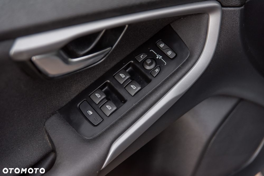 Volvo V40 D2 Drive-E Momentum - 15