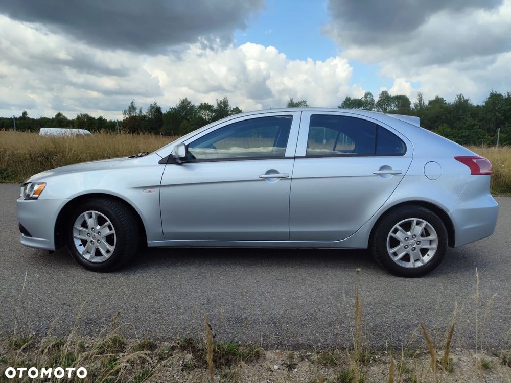 Mitsubishi Lancer - 9