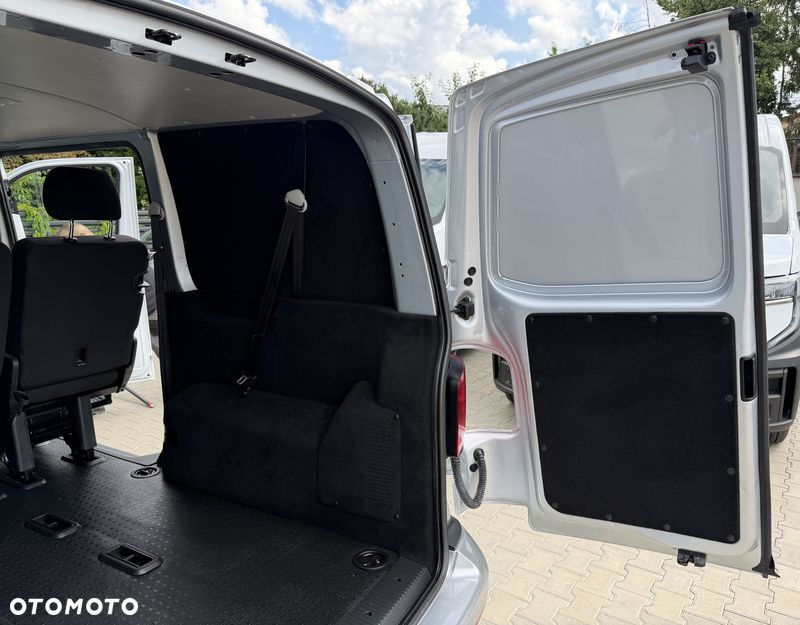 Volkswagen TRANSPORTER KOMBI 9 cio osobowy Business VAN T6.1, 2.0TDI 150KM Napęd 4Motion, T6 4x4 plus reduktor napędów, 2 Strefowe OGRZEWANIE i KLIMATYZACJA WEBASTO 5kW, Tylne drzwi skrzydłowe, Hak Holowniczy 2.5t. Wymieniony rozrząd - Pełen Serwis ASO VW Emisja spalin Euro-6 DG - 18