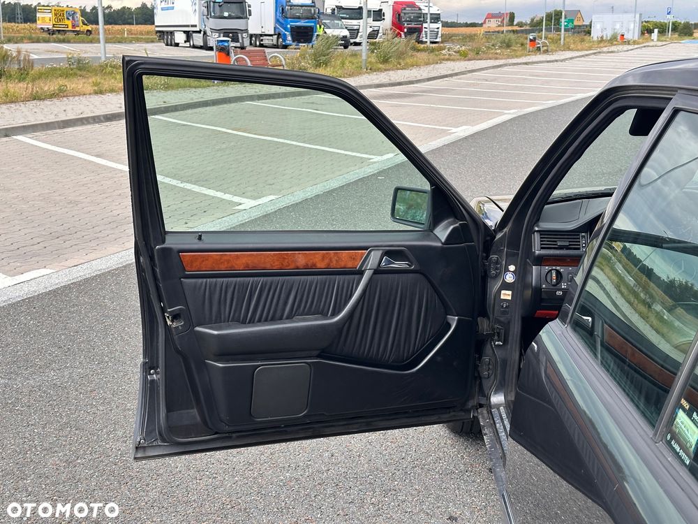 Mercedes-Benz W124 (1984-1993) ver-220 - 16