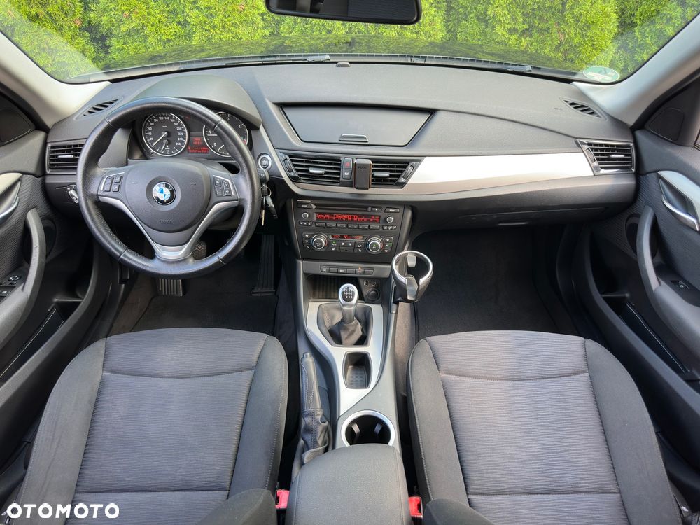 BMW X1 sDrive18d xLine - 12