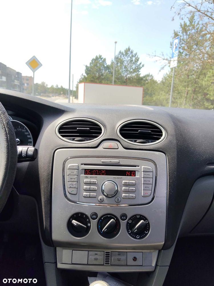 Ford Focus - 8