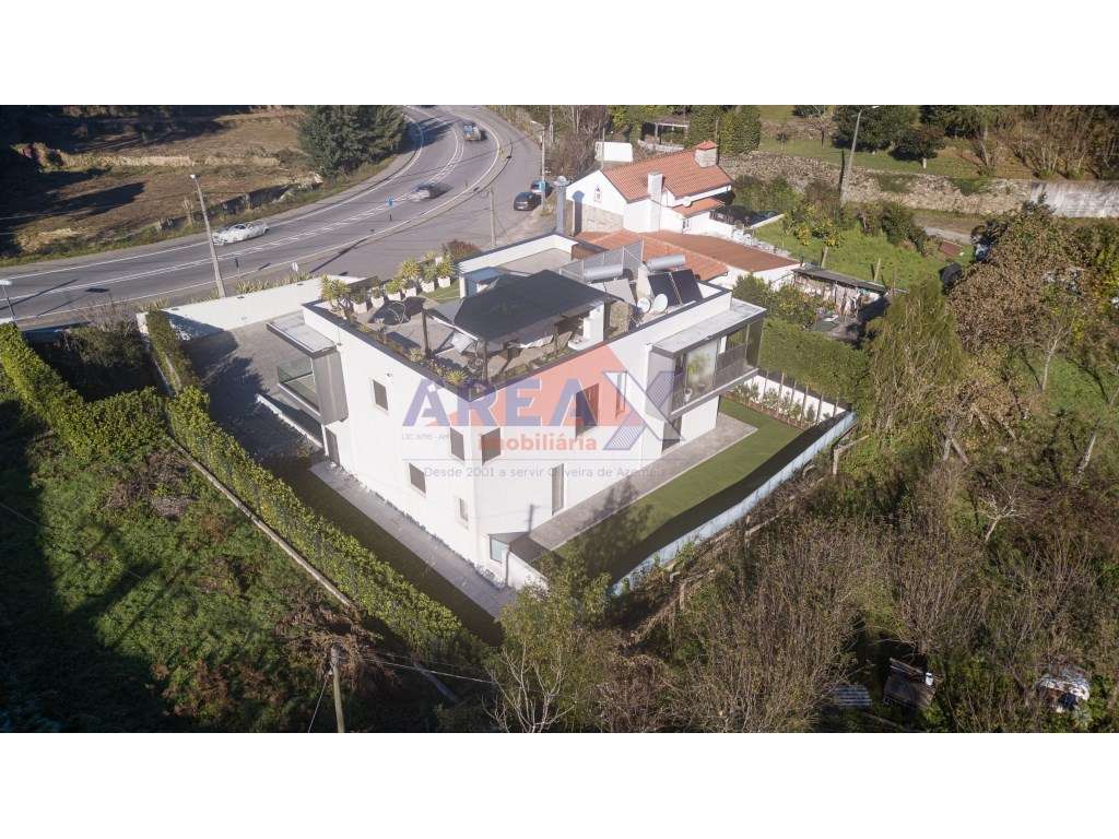 Exclusivo e diferenciador! T3 no rés do chão, com garagem fechada e... - Grande imagem: 4/60