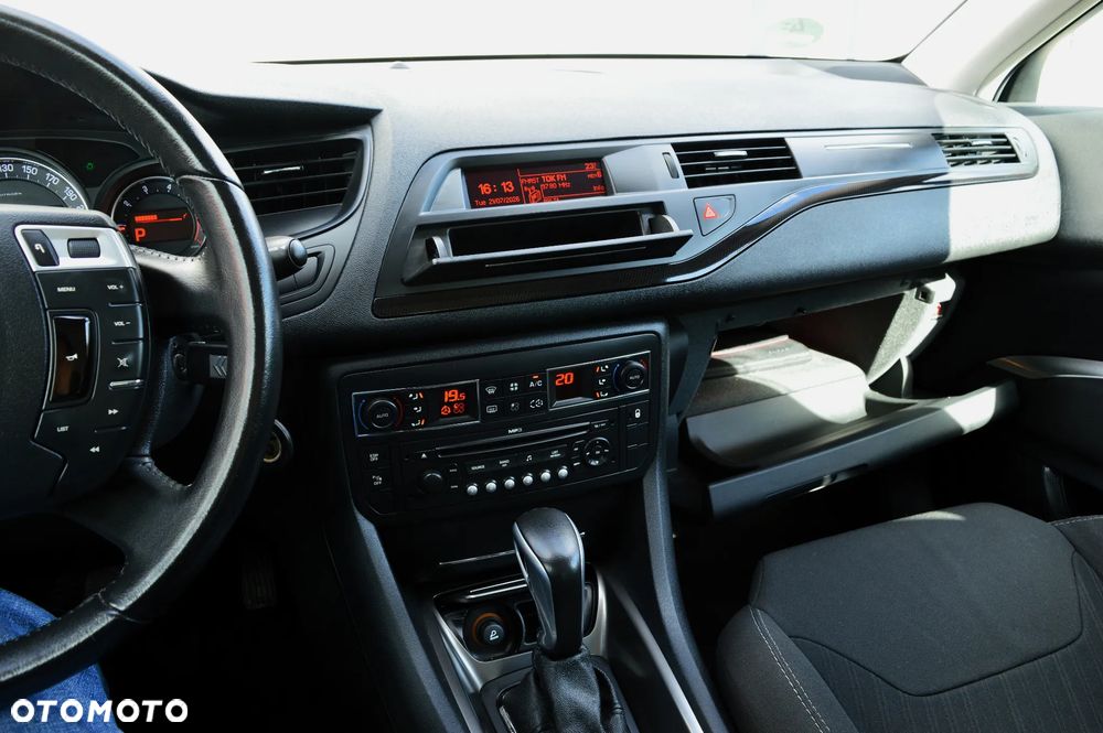 Citroën C5 2.0 16V Confort - 16