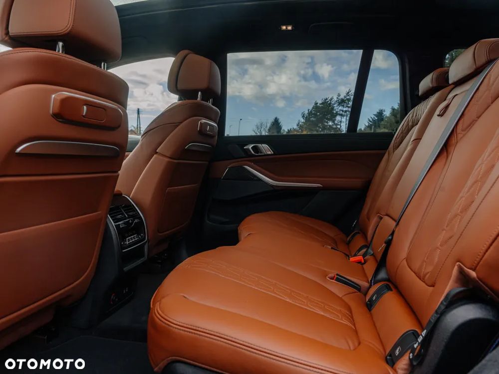 BMW X7 M60i xDrive - 14