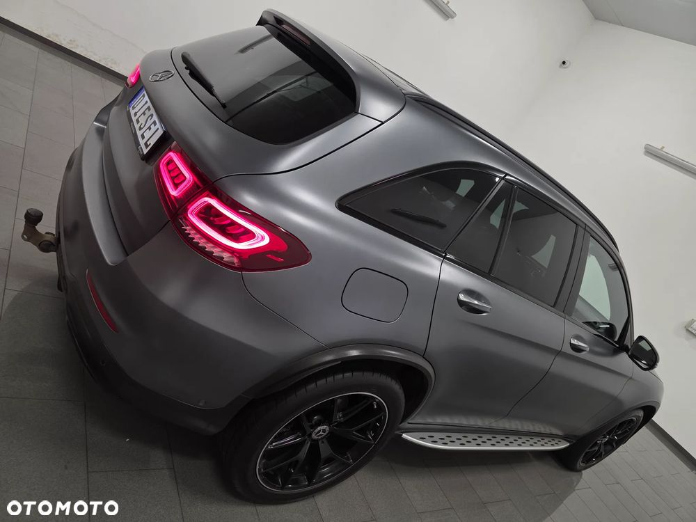 Mercedes-Benz GLC 220 d 4Matic 9G-TRONIC AMG Line Plus - 36