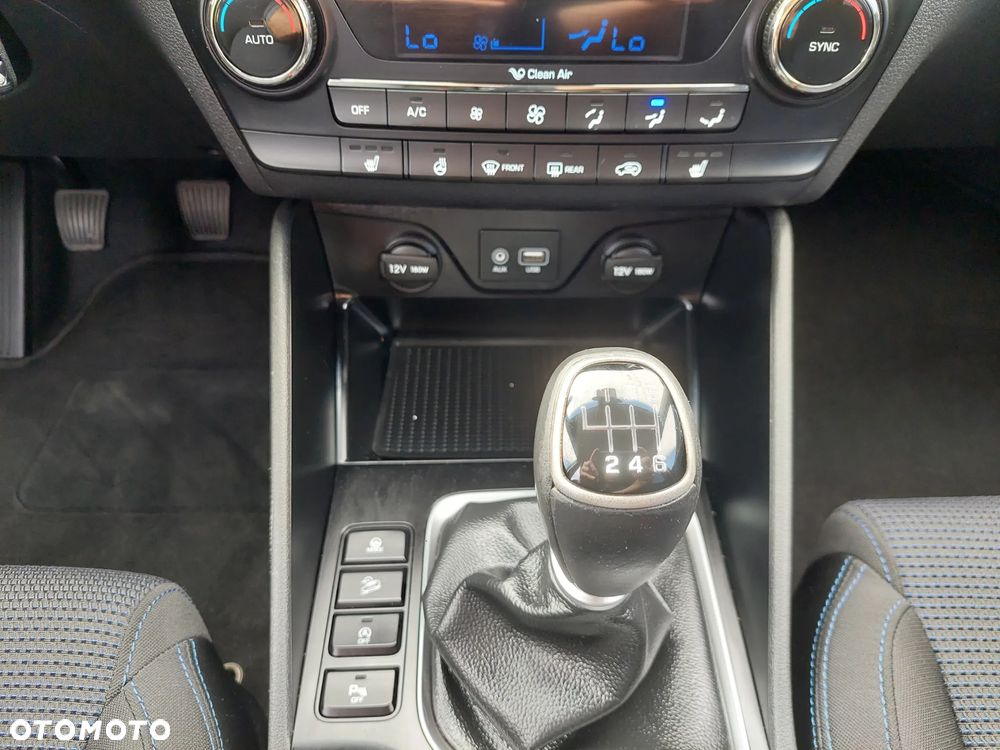 Hyundai Tucson blue 1.7 CRDi 2WD Classic - 29