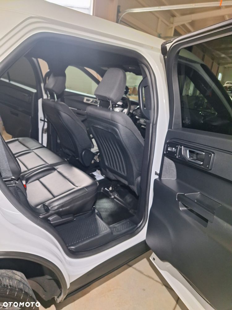 Ford Explorer - 10