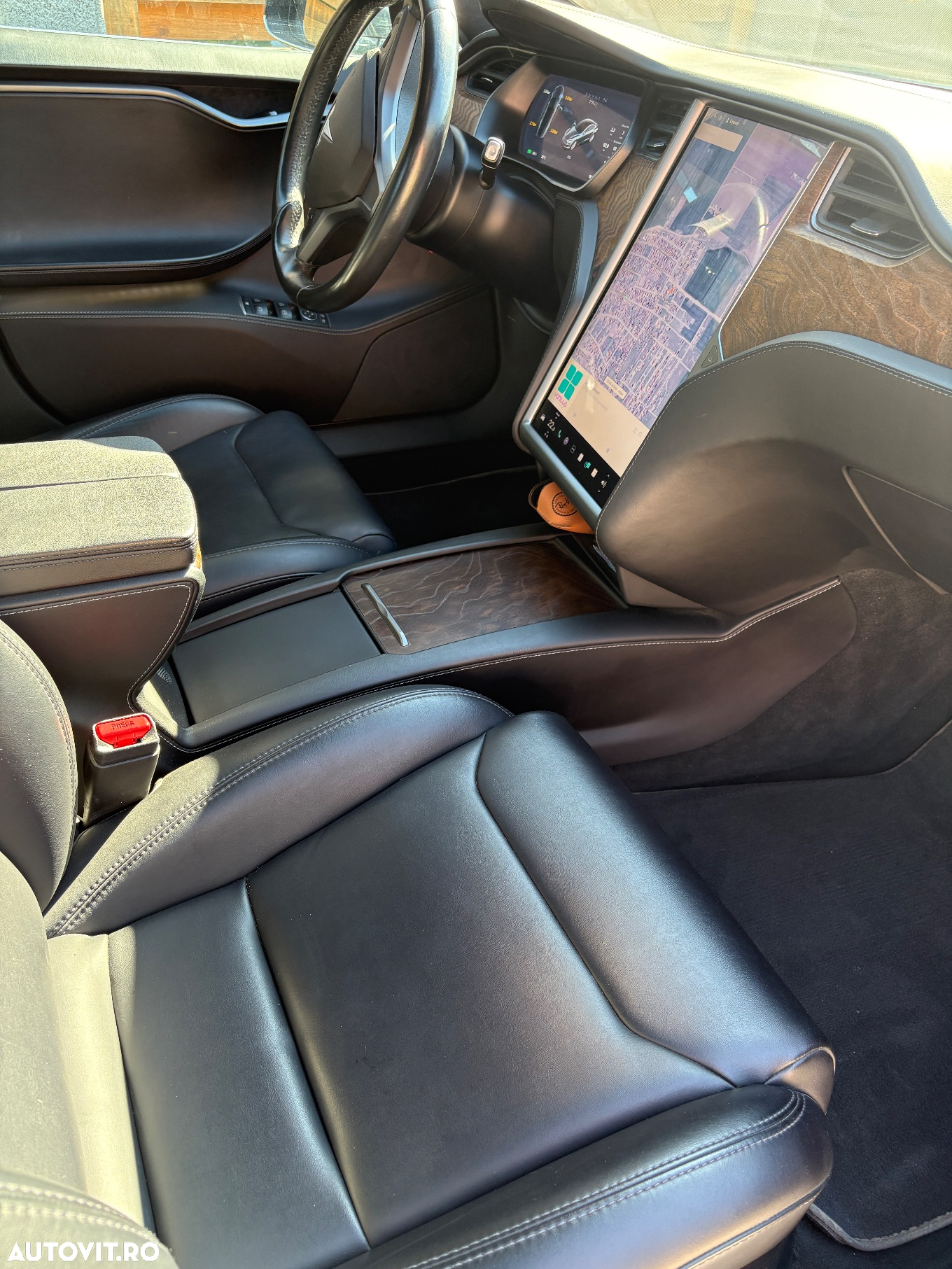 Tesla Model S - 7