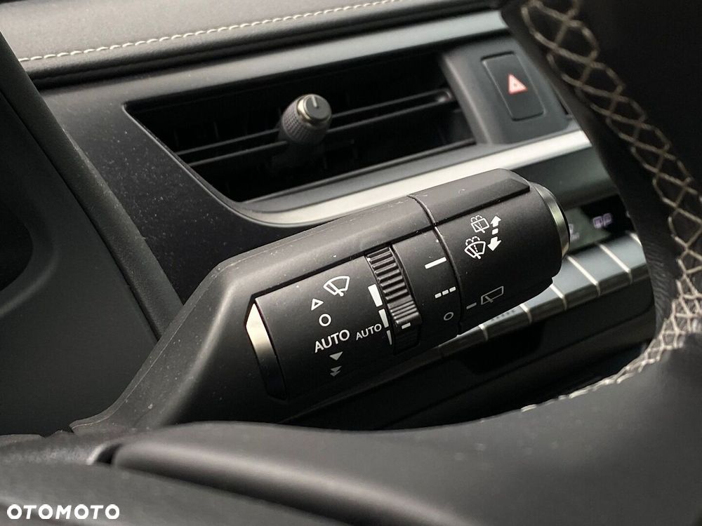 Lexus UX 250h GPF F Impression 2WD - 30