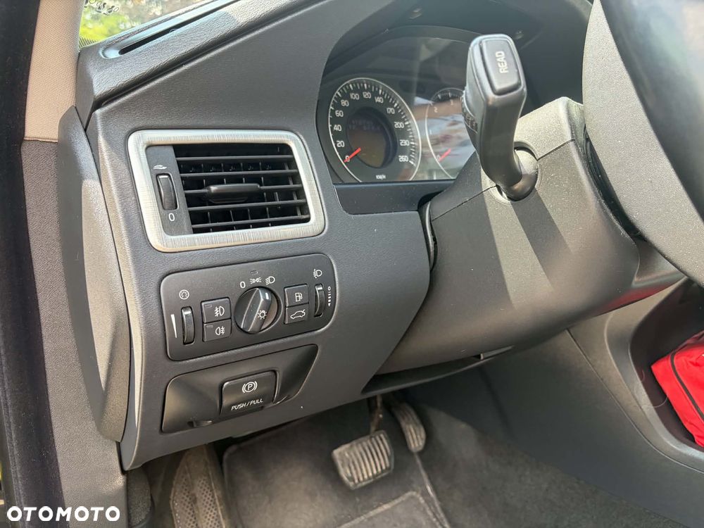 Volvo V70 2.4D Momentum - 15