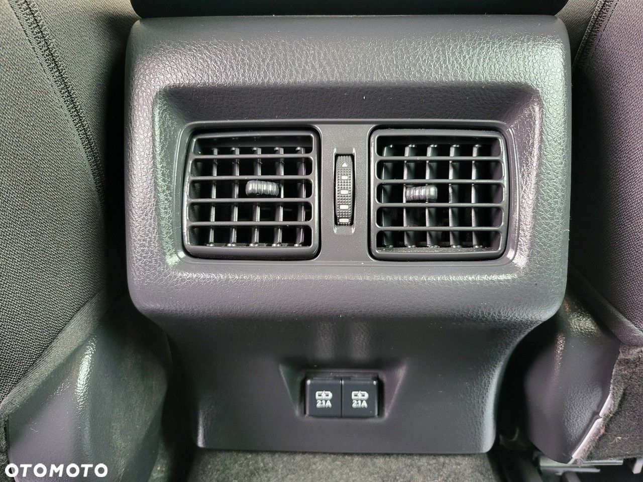 Toyota Camry - 18