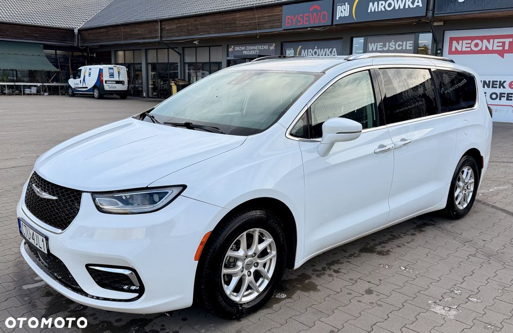 Chrysler Pacifica - 2