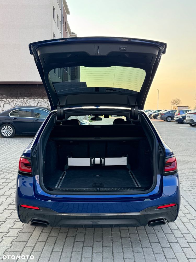 BMW Seria 5 530i xDrive mHEV M Sport sport - 38