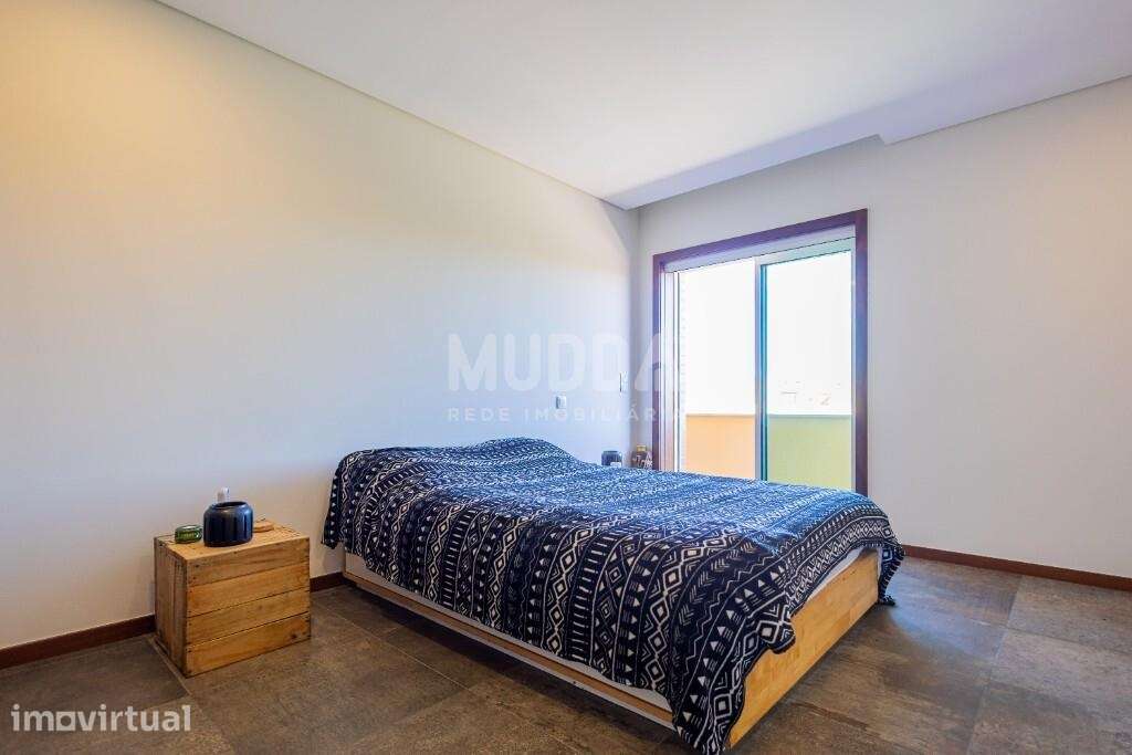 Apartamento T3 em Condomínio Fechado com Piscina e Campo de Ténis - Grande imagem: 4/23