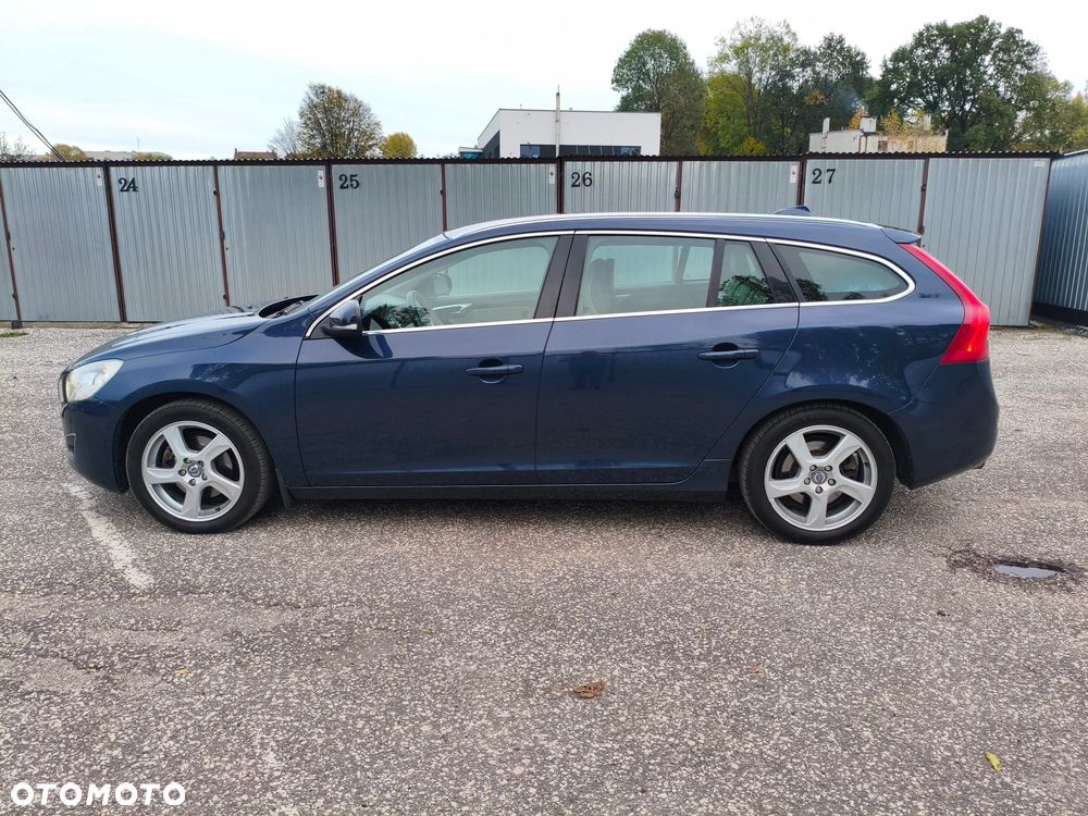Volvo V60 D3 Summum - 10