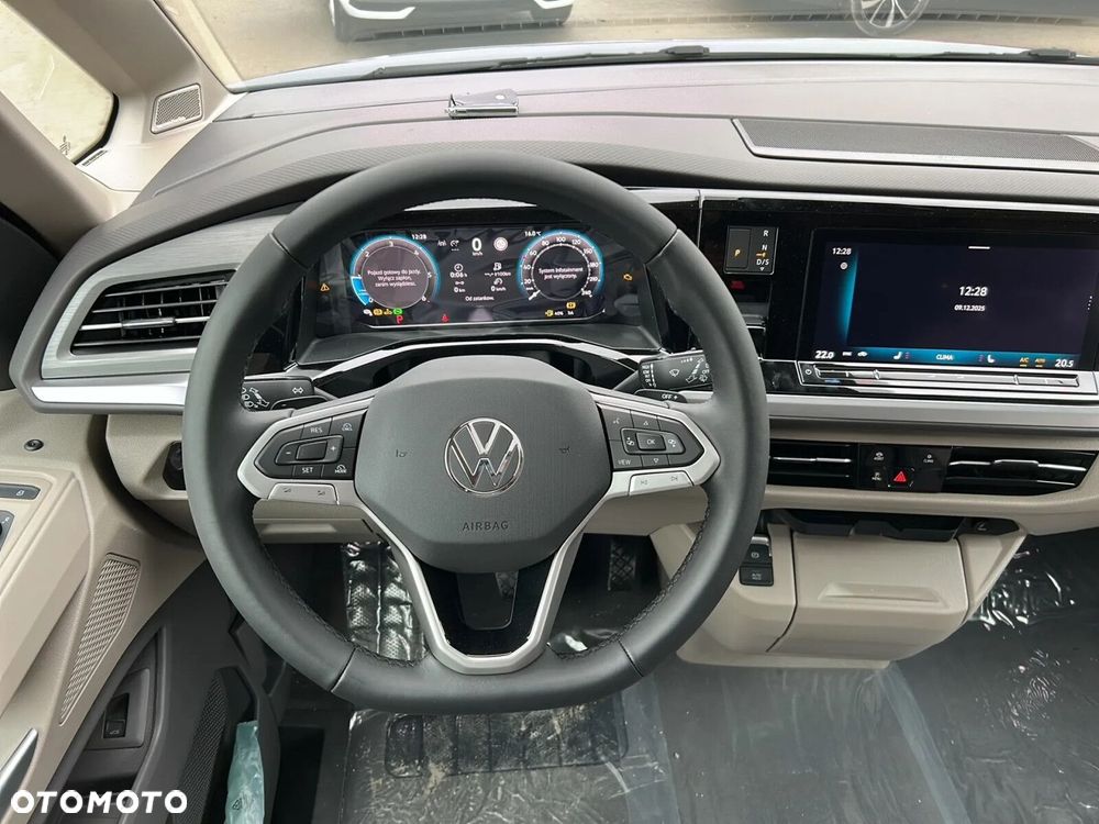 Volkswagen Multivan - 14