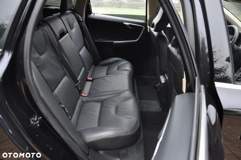 Volvo XC 60 D4 AWD Geartronic Summum - 25