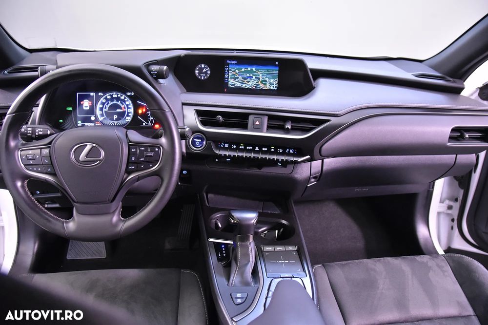 Lexus UX - 9