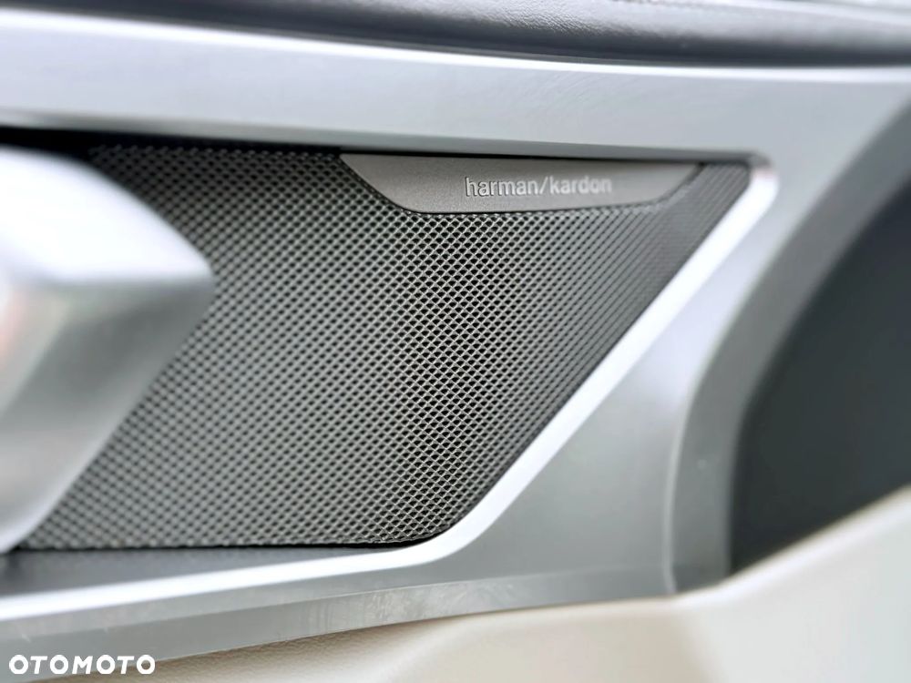 BMW Seria 8 - 16