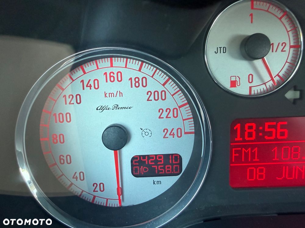 Alfa Romeo 147 1.9 JTD 16V Distinctive - 23