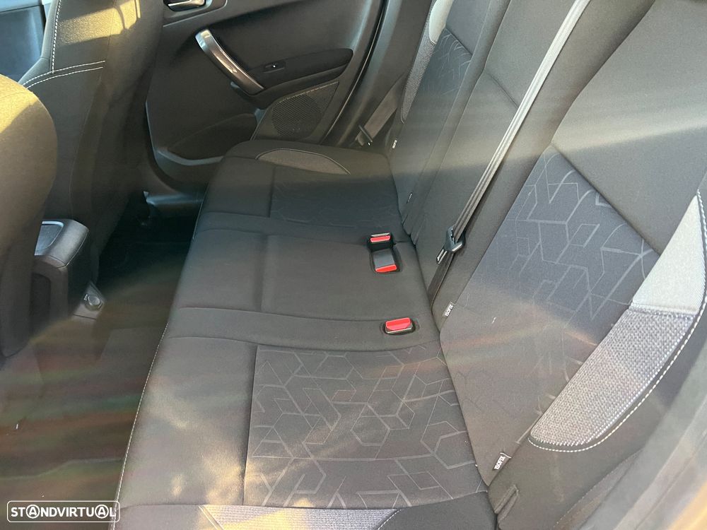 Peugeot 2008 1.2 PureTech Style - 17