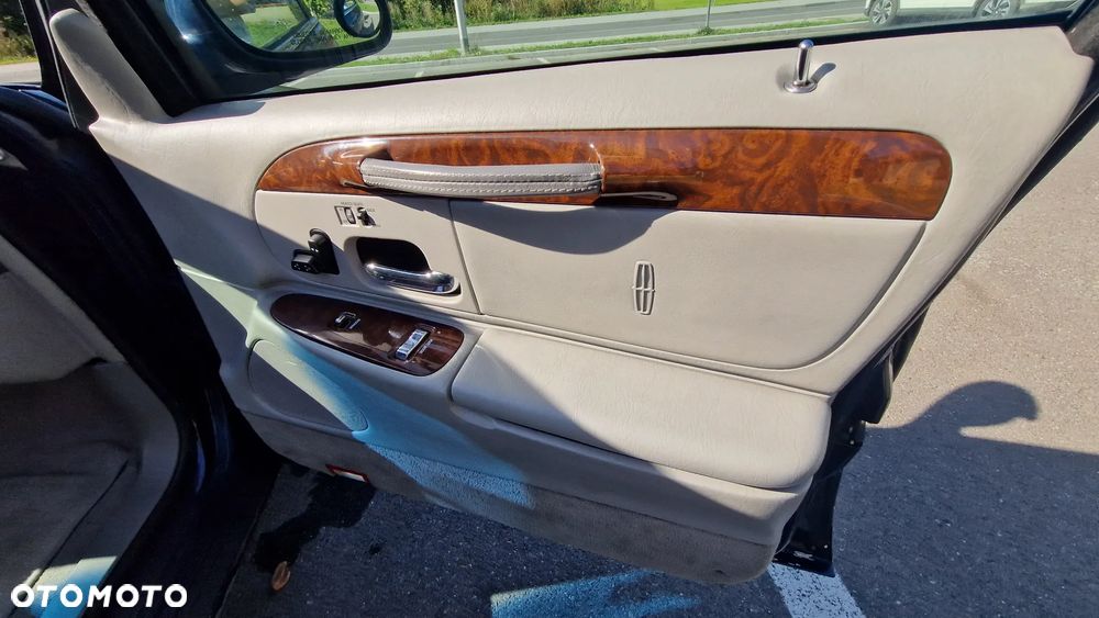 Lincoln Town Car 4.6 Signature - 24