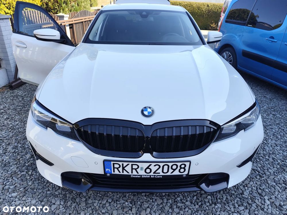 BMW Seria 3 318i Sport - 14