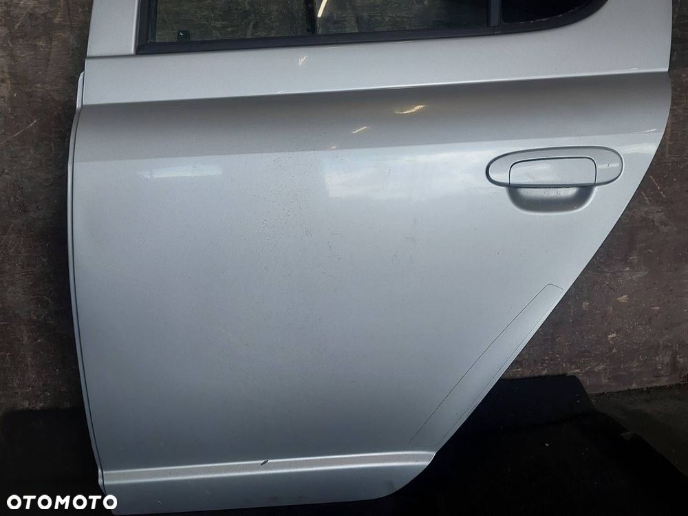 DRZWI KOMPLETNE LEWY TYŁ TOYOTA YARIS I HB 5D 1E7 - 2