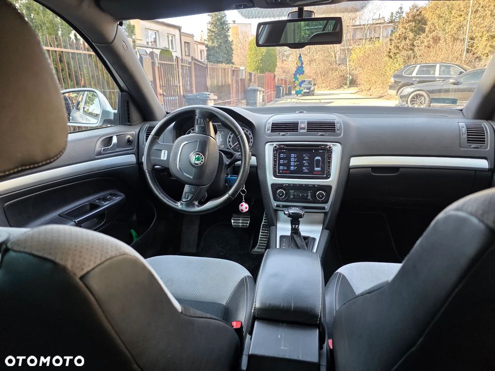 Skoda Octavia 2.0 TSI DSG RS - 14