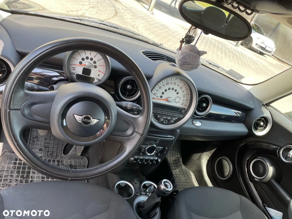 MINI Cooper Standard - 3